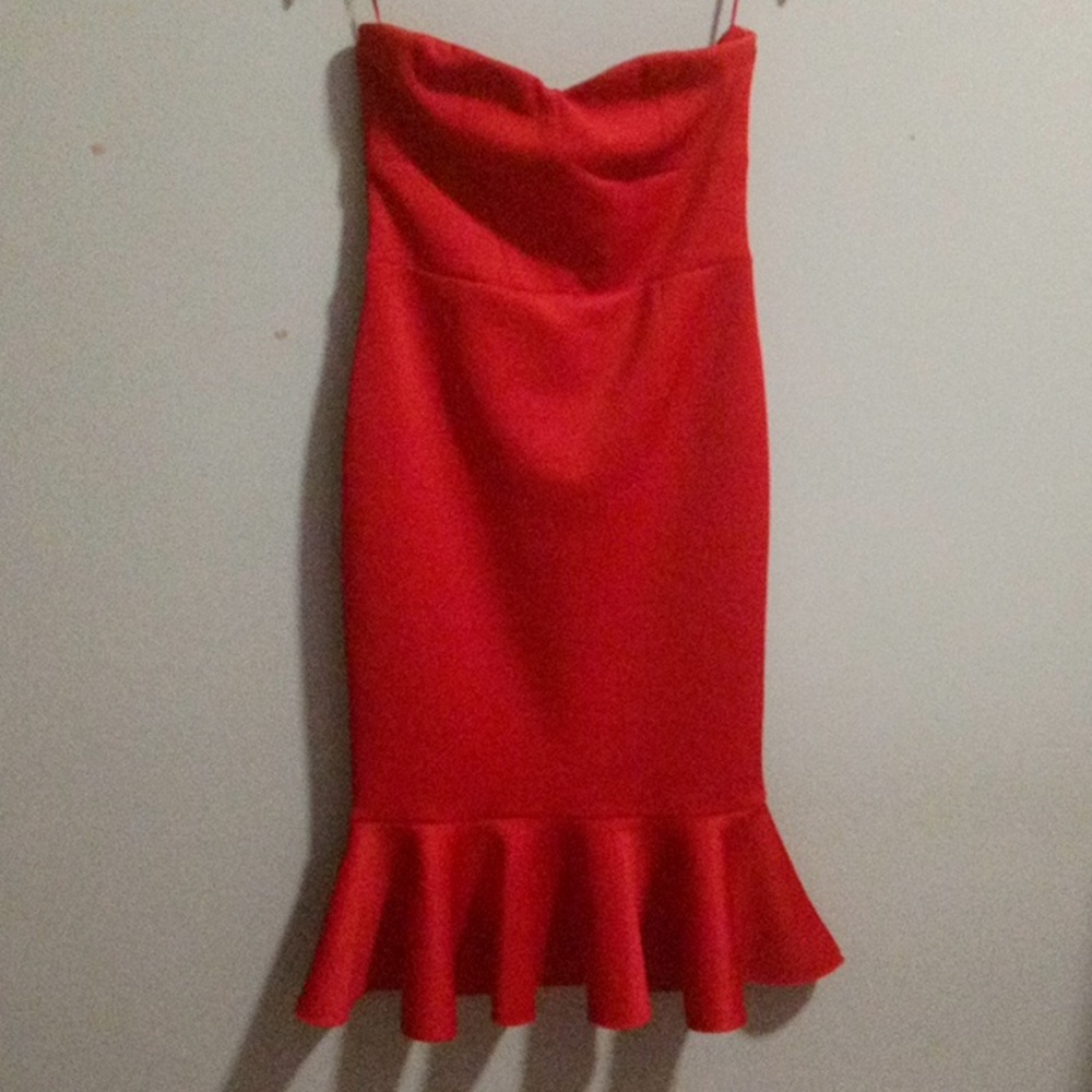 NWT WOMEN'S SZ 8 EXPRESS RED DRESS